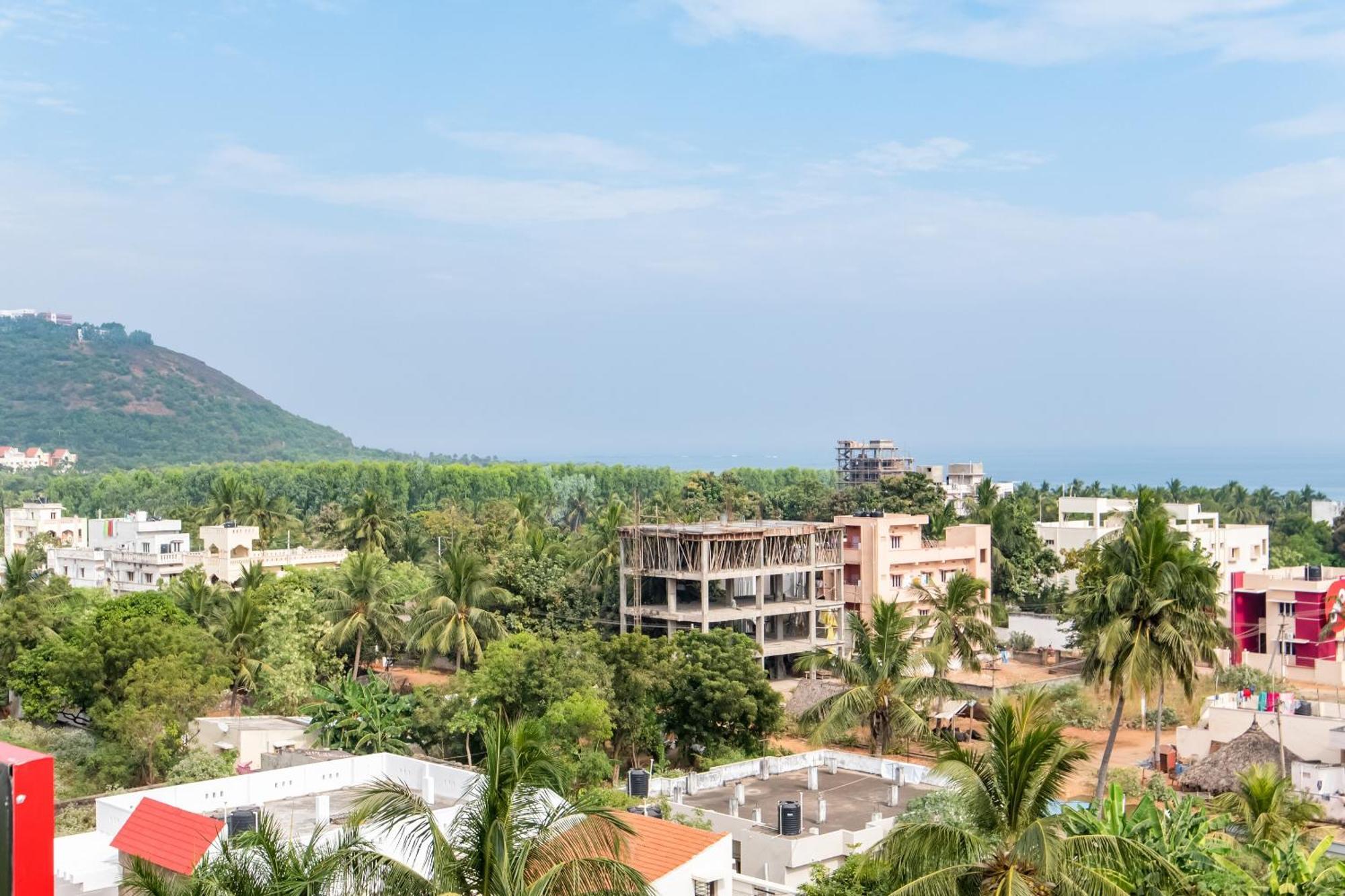 Oyo Sai Nivas Hotel Jalāripeta Exterior foto